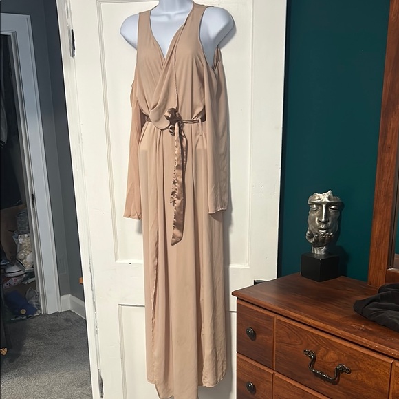 AKIRA Dresses & Skirts - Elegant Beige Wrap kimono/ robe